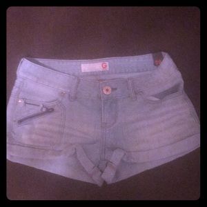 🌟55% OFF!! NWT GUESS LIGHT WASH JEAN SHORTS!!🌟